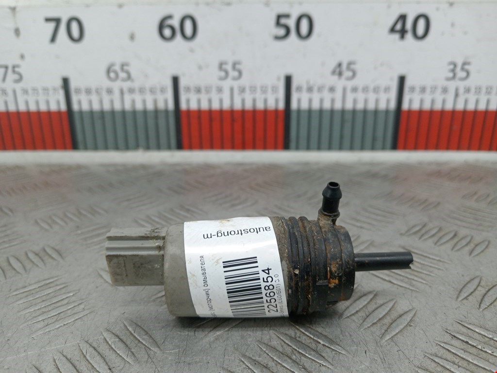 Насос (моторчик) омывателя BMW 5-Series (E60/E61) (2003-2010)