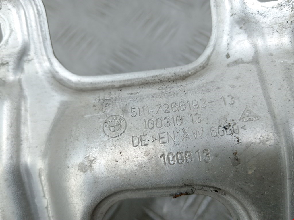 Кронштейн переднего бампера левый BMW 3er F30/F31/F80 2011-2019