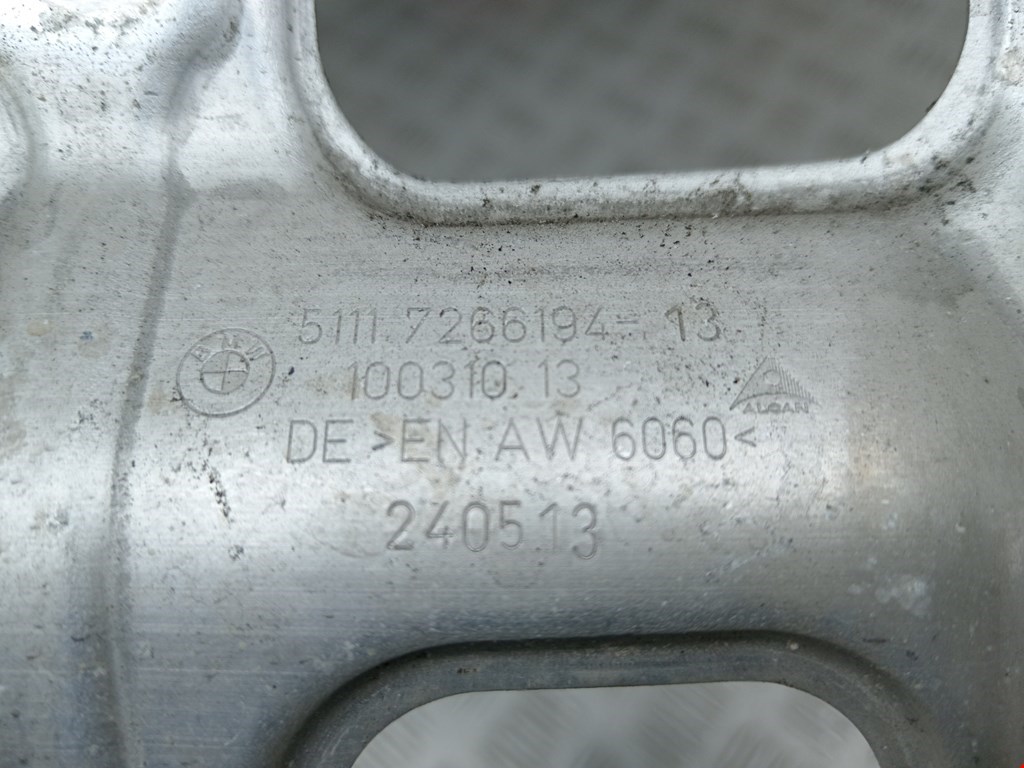 Кронштейн переднего бампера правый BMW 3er F30/F31/F80 2011-2019