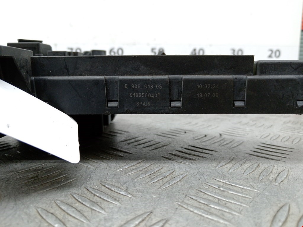 Датчик уровня в бачок омывателя BMW 5er 5 серия E60/E61 2003-2010