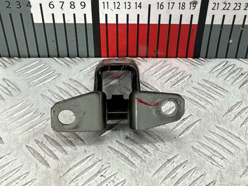 Петля двери передней правой Mitsubishi ASX (2010-2023)