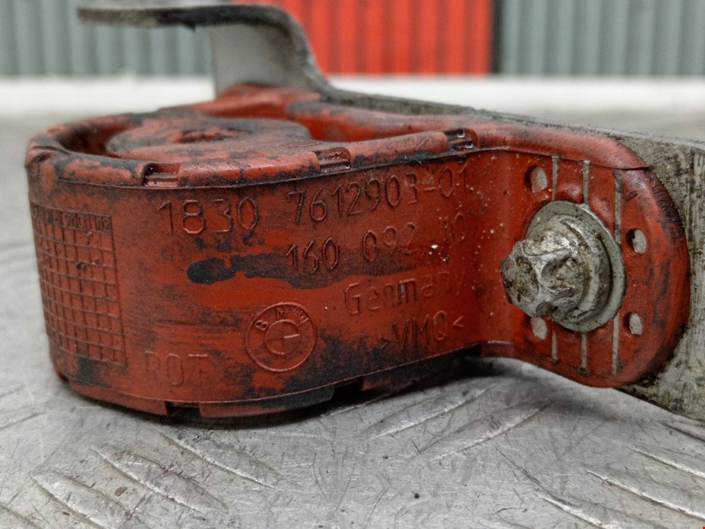 Резинка подвеса глушителя BMW 3er F30/F31/F80 2011-2019