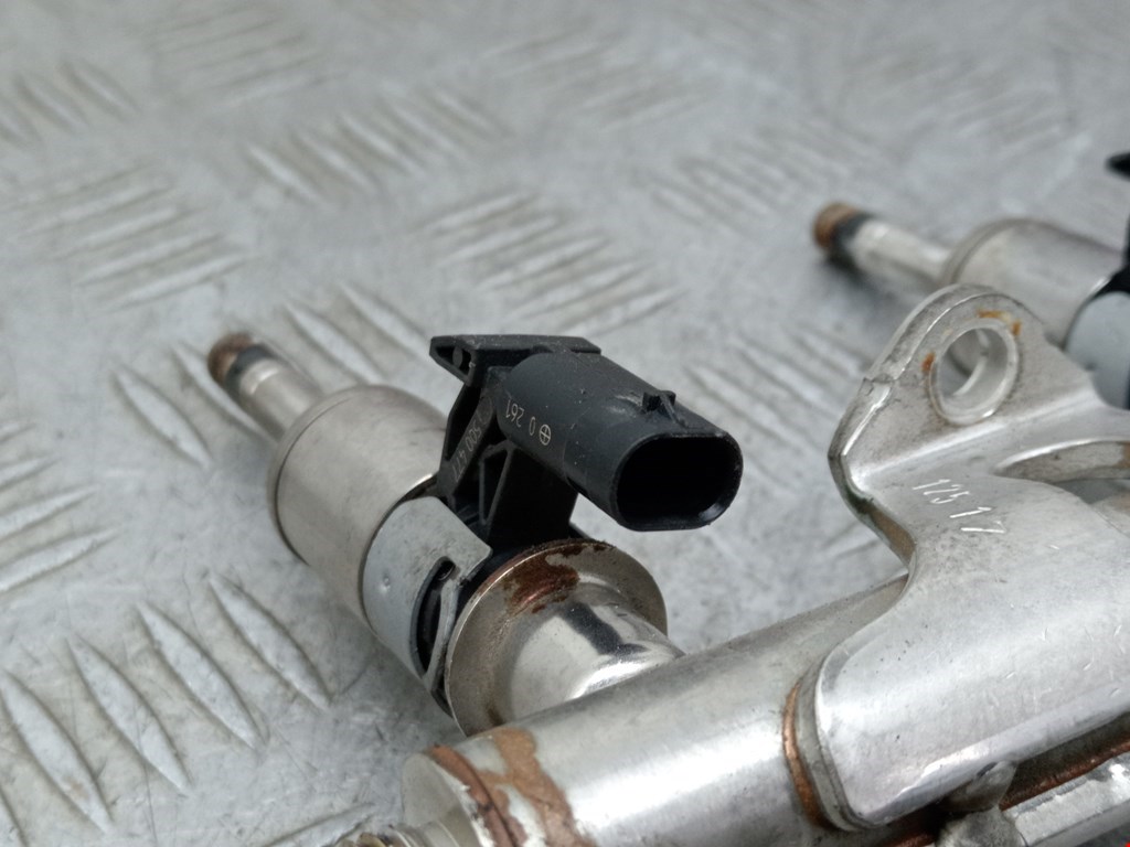 Форсунка дизельная электрическая VOLKSWAGEN Golf Sportsvan 2014-2020