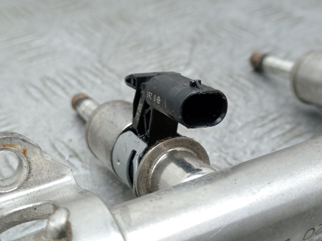 Форсунка дизельная электрическая VOLKSWAGEN Golf Sportsvan 2014-2020