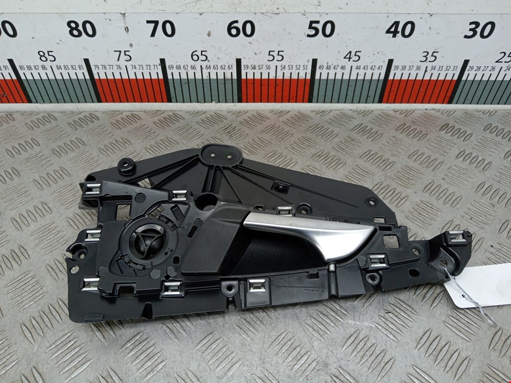 Ручка дверная задняя внутренняя левая AUDI A6 C7 2011-2018