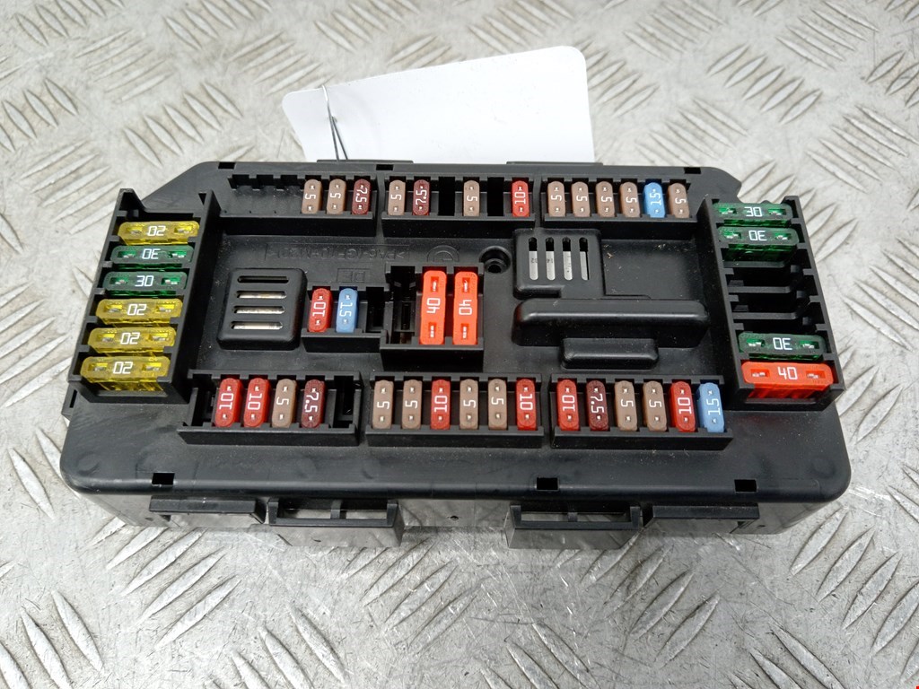 Датчик уровня в бачок омывателя BMW 3er F30/F31/F80 2011-2019