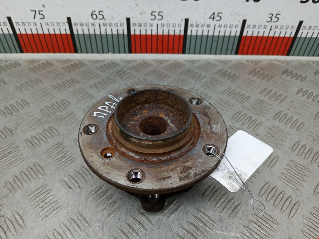 Ступица передняя левая/правая BMW 5er 5 серия E60/E61 2003-2010