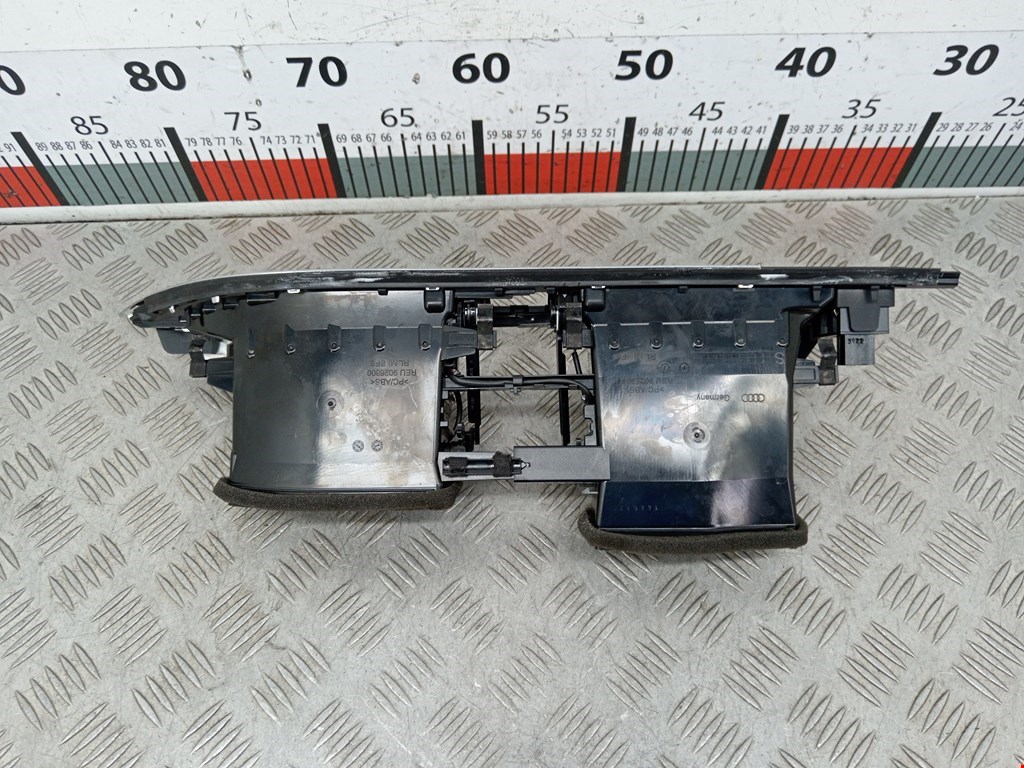 Дефлектор воздушный AUDI A6 C7 2011-2018