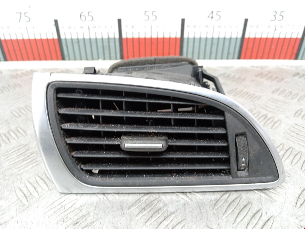 Дефлектор воздушный AUDI A6 C7 2011-2018