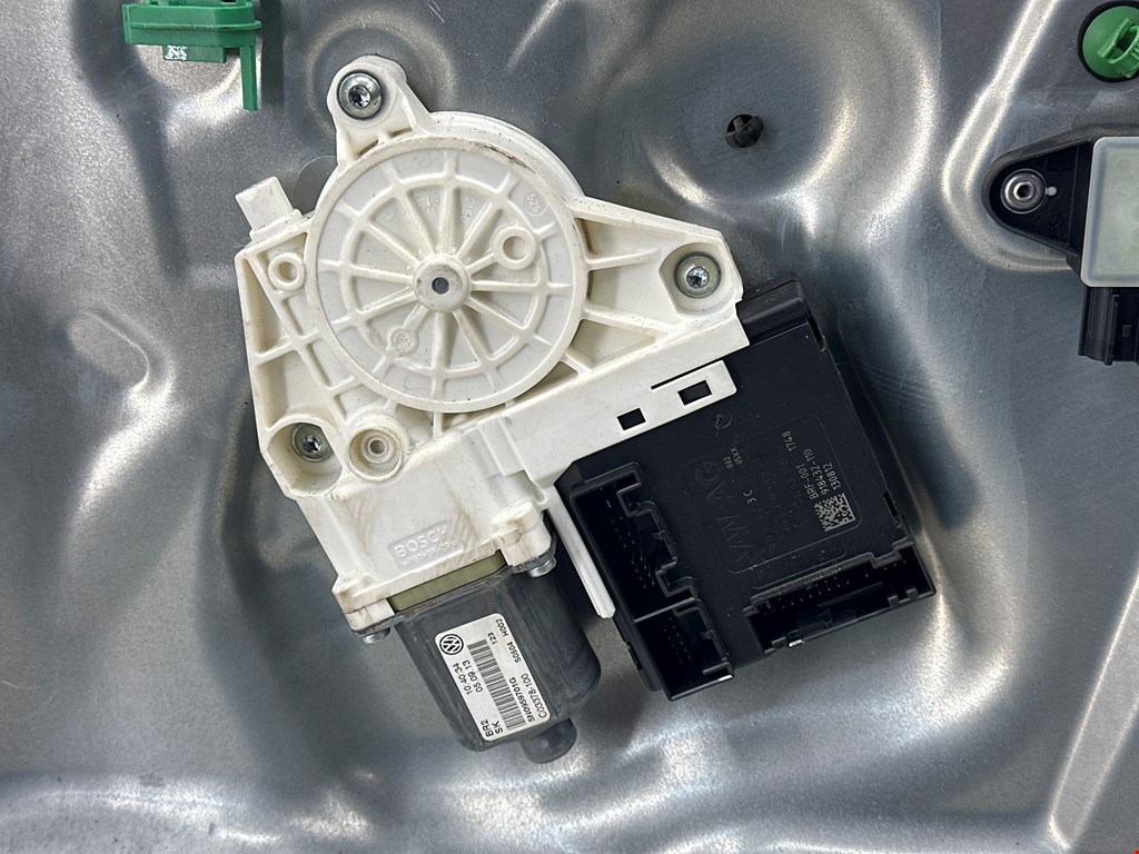 Стеклоподъемник передний правый VOLKSWAGEN Tiguan 2007-2018