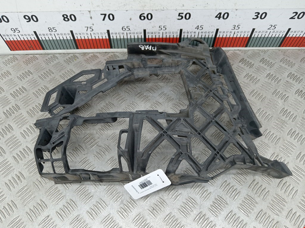 Кронштейн (крепление) переднего бампера правый Volkswagen Golf Sportsvan (2014-2020)