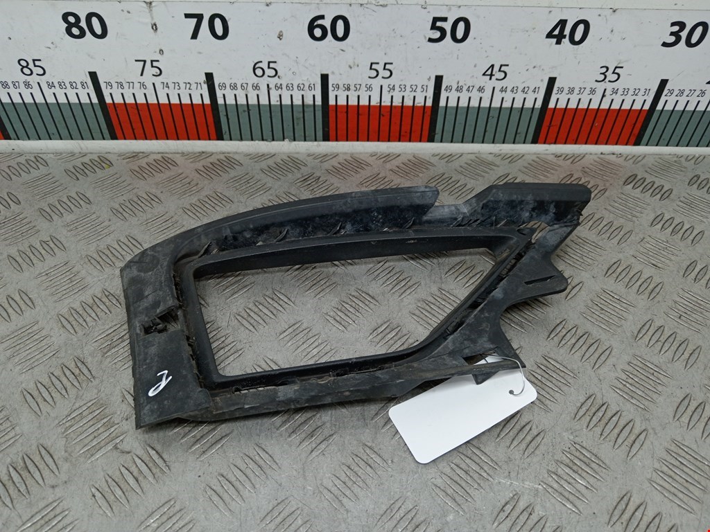 Кронштейн (крепление) фары противотуманной правой Volkswagen Golf Sportsvan (2014-2020)