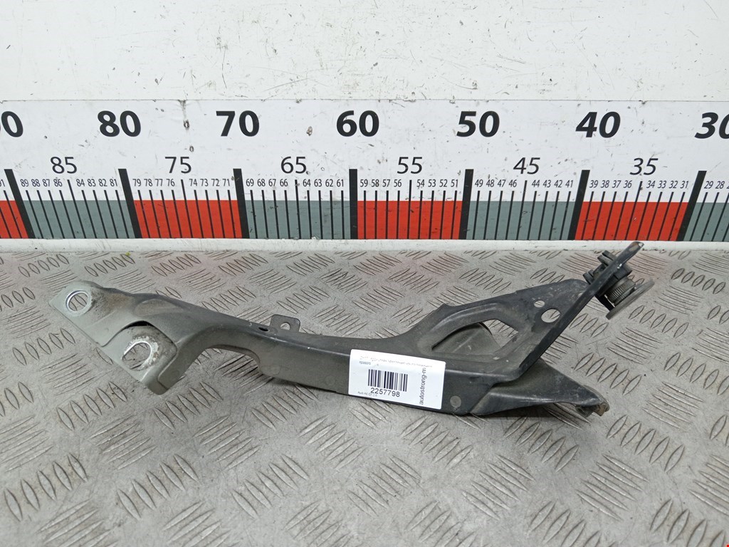 Кронштейн (крепление) крыла переднего правого Audi A6 C7 (2011-2018)