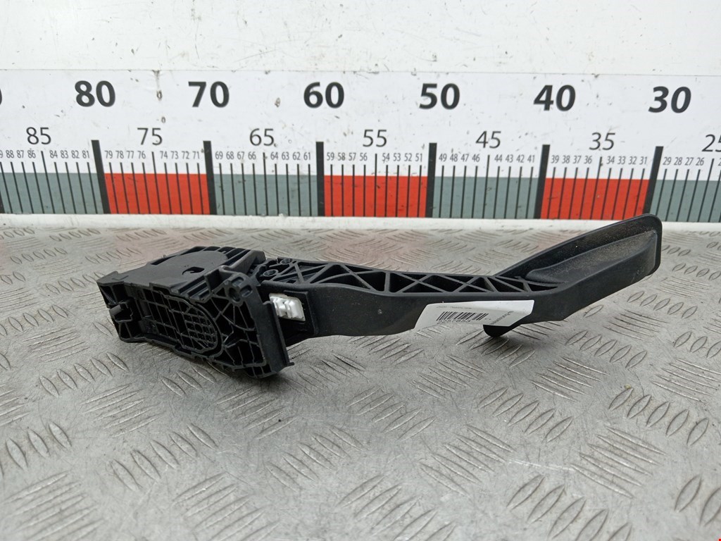 Педаль газа VOLKSWAGEN Golf Sportsvan 2014-2020