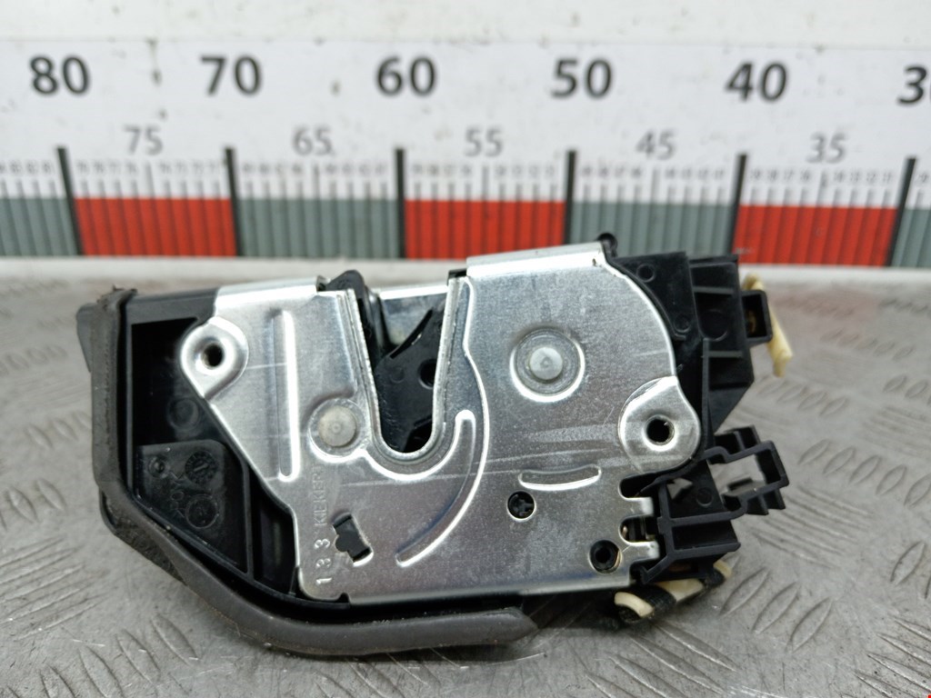 Замок двери задней левой BMW 3er F30/F31/F80 2011-2019