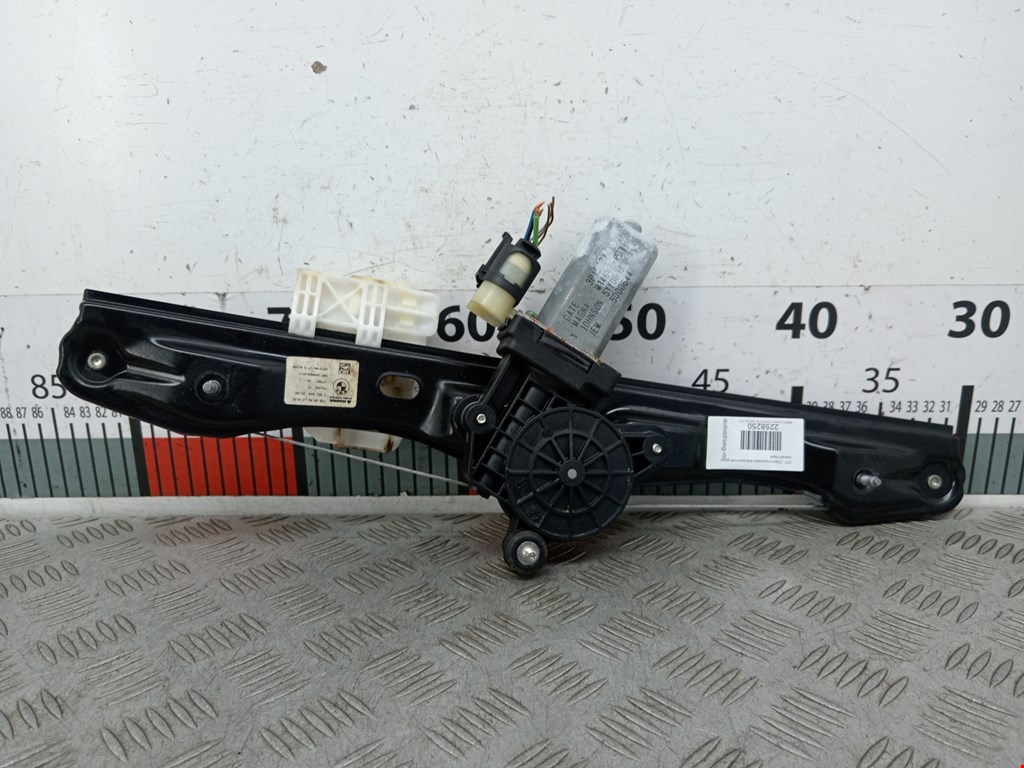 Стеклоподъемник задний левый BMW 3er F30/F31/F80 2011-2019