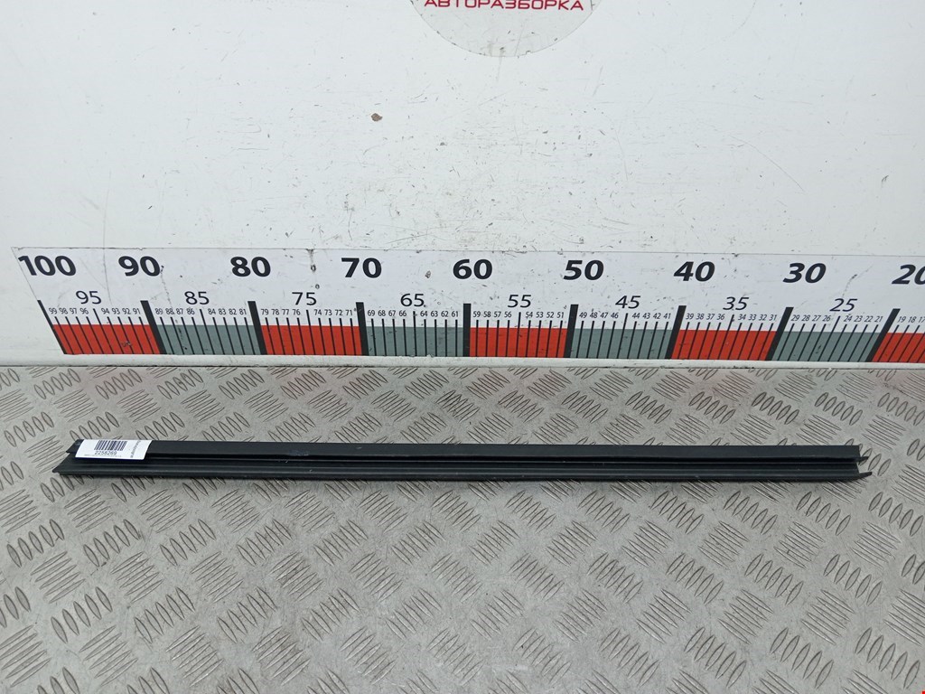 Уплотнитель (внутри) BMW 3er F30/F31/F80 2011-2019