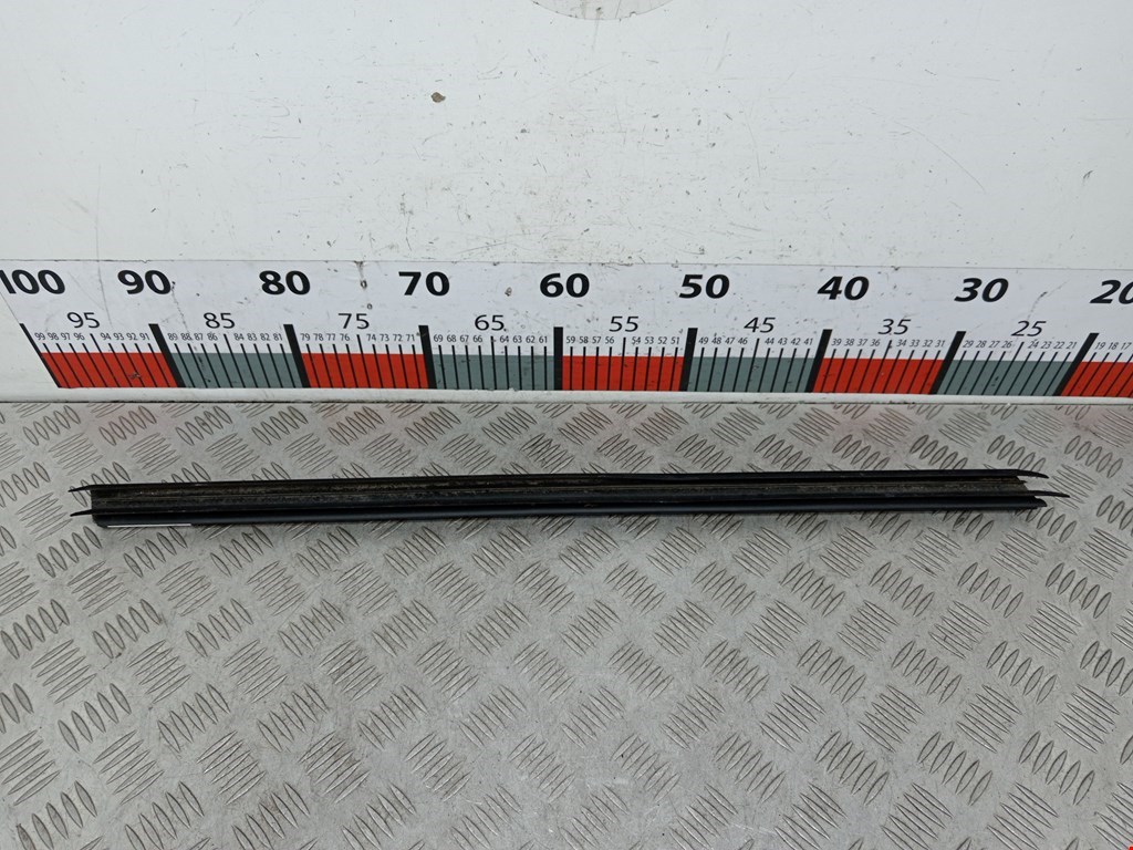 Уплотнитель (внутри) BMW 3er F30/F31/F80 2011-2019