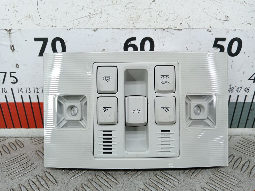 Плафон салонный Volkswagen Golf Sportsvan (2014-2020)