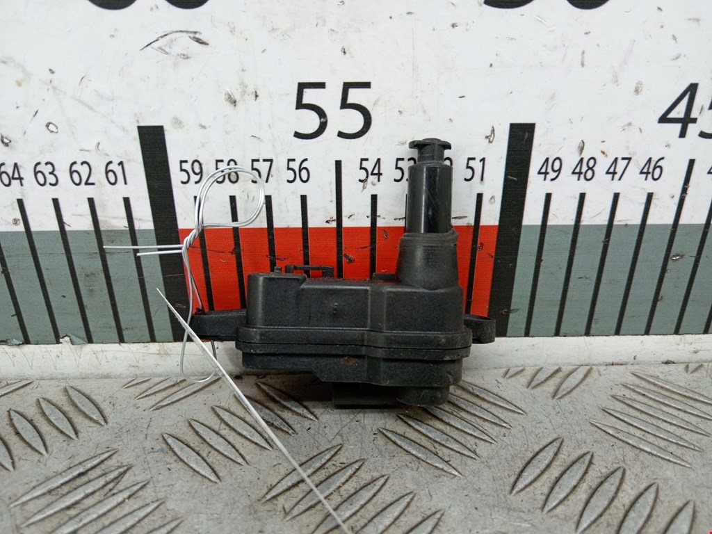 Активатор замка бензобака VOLKSWAGEN Golf Sportsvan 2014-2020