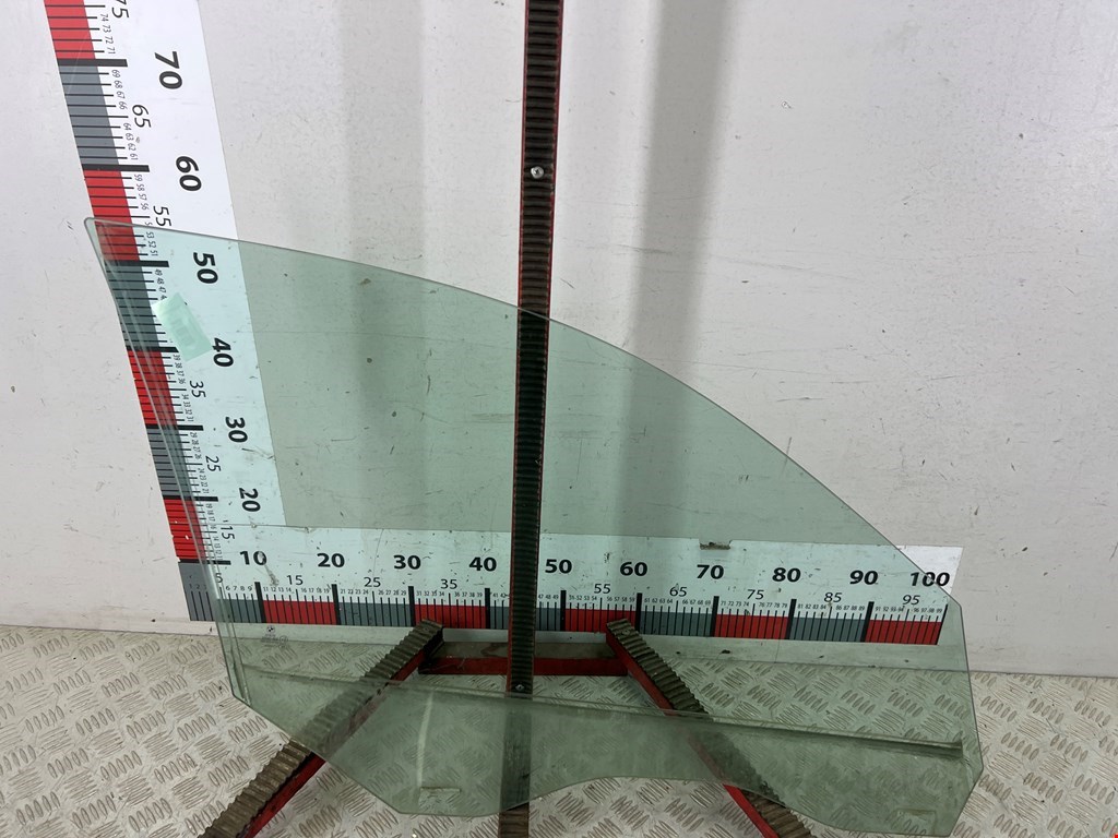 Стекло двери переднее левое BMW 5er 5 серия E60/E61 2003-2010