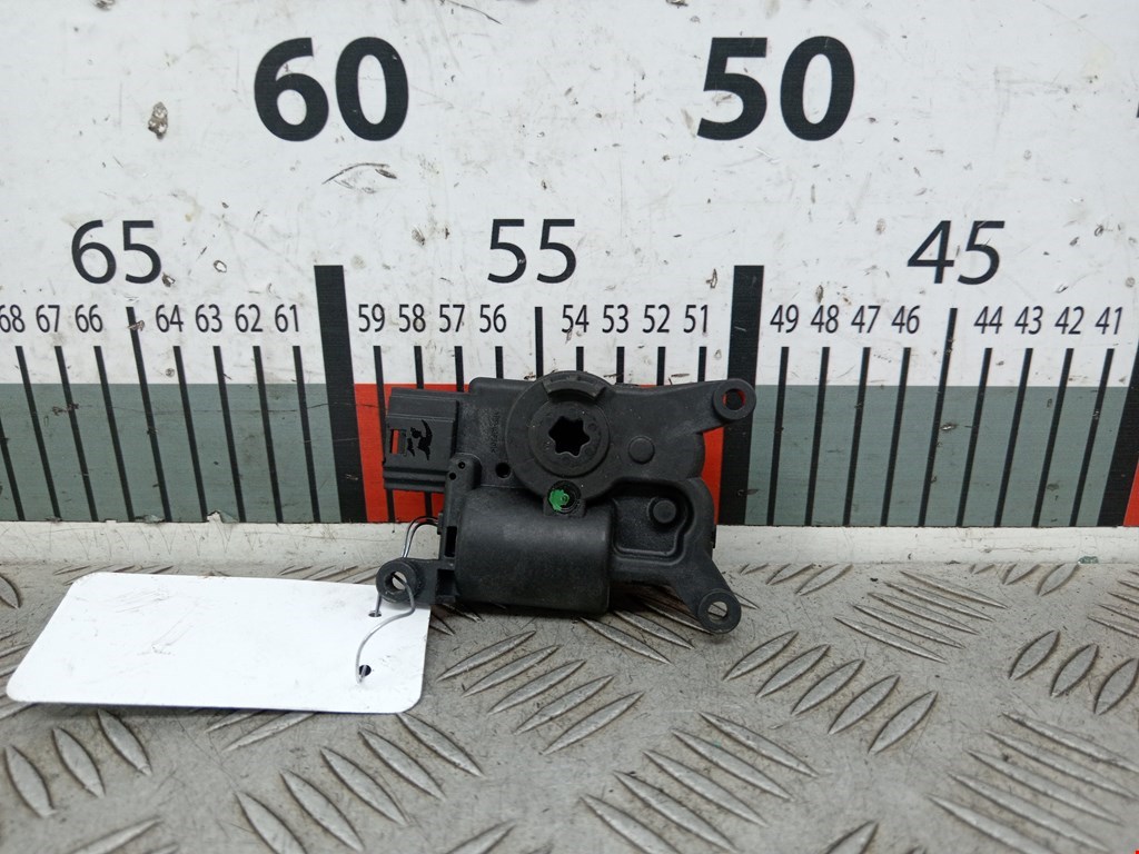 Моторчик заслонки печки VOLKSWAGEN Golf Sportsvan 2014-2020