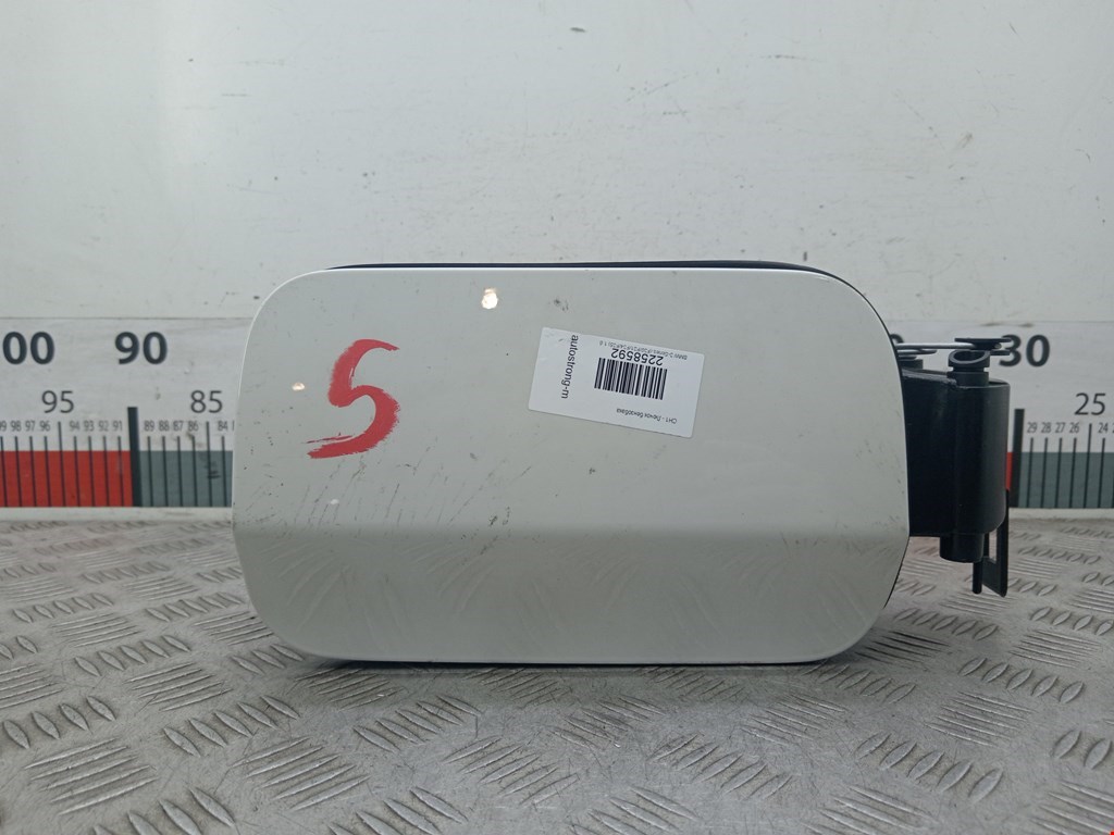 Лючок бензобака BMW 3er F30/F31/F80 2011-2019