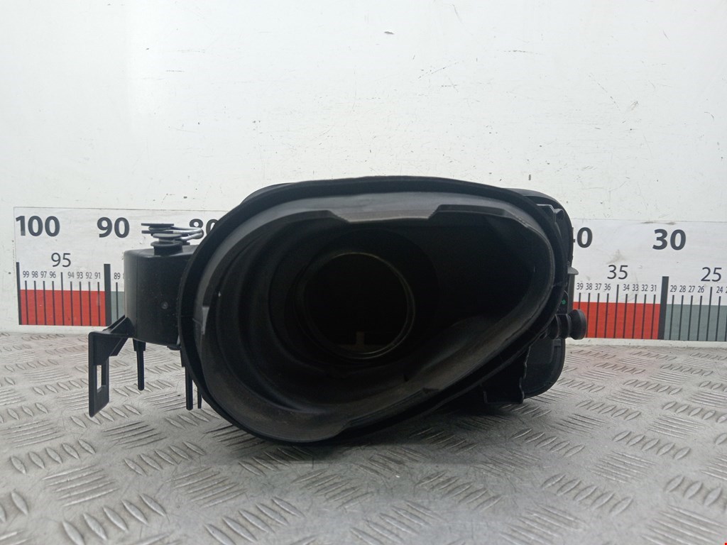 Лючок бензобака BMW 3er F30/F31/F80 2011-2019