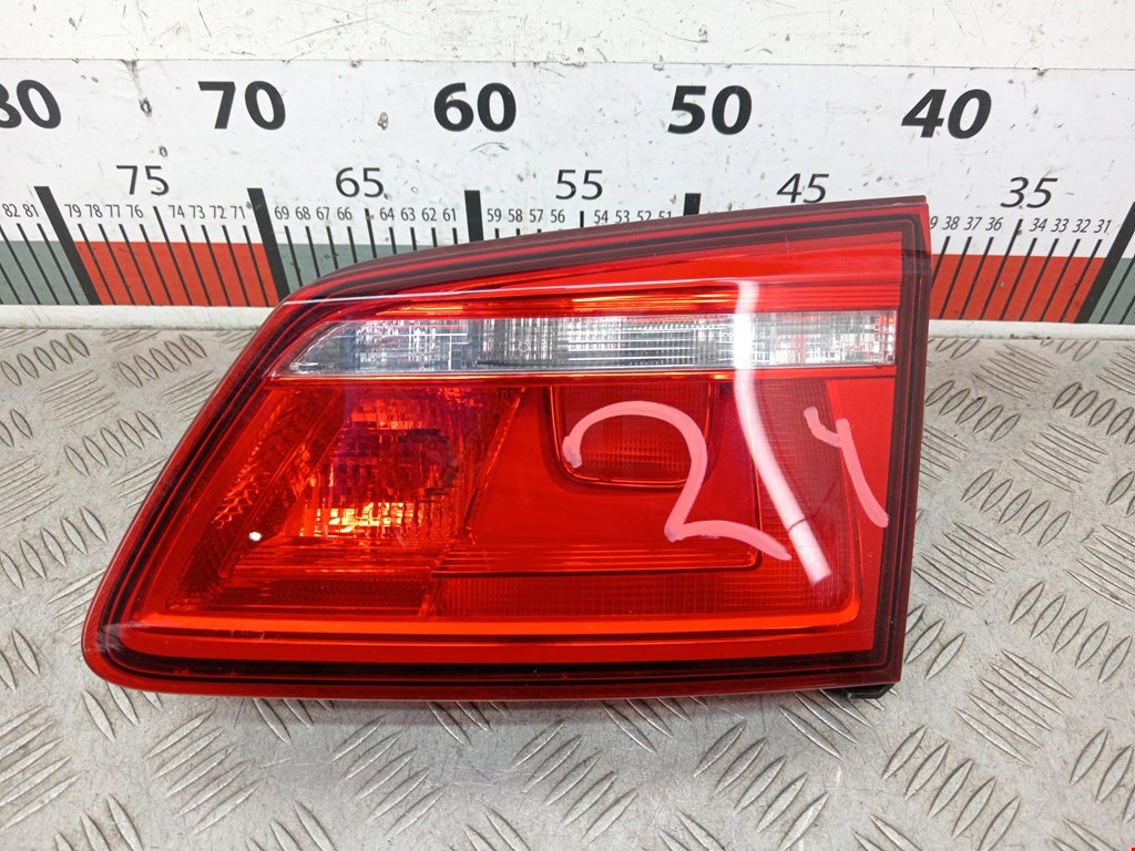 Фонарь задний внутренний правый VOLKSWAGEN Golf Sportsvan 2014-2020