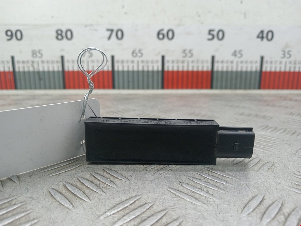 Антенна VOLKSWAGEN Golf Sportsvan 2014-2020