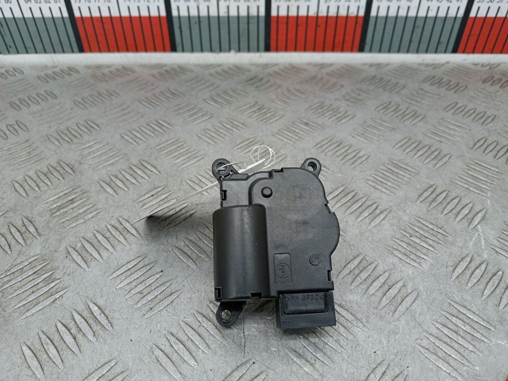 Моторчик заслонки печки VOLKSWAGEN Golf Sportsvan 2014-2020