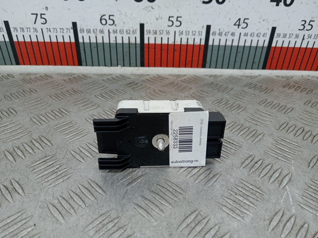 Усилитель антенны VOLKSWAGEN Golf Sportsvan 2014-2020