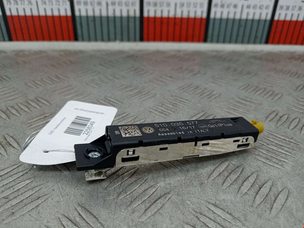 Усилитель антенны VOLKSWAGEN Golf Sportsvan 2014-2020