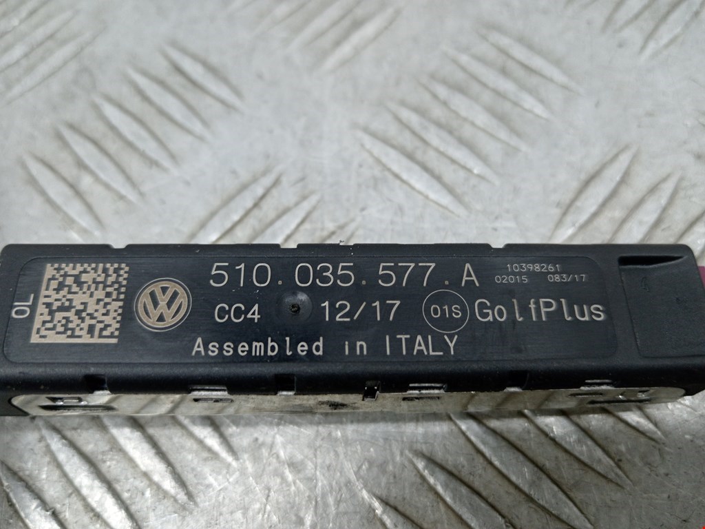 Усилитель антенны VOLKSWAGEN Golf Sportsvan 2014-2020