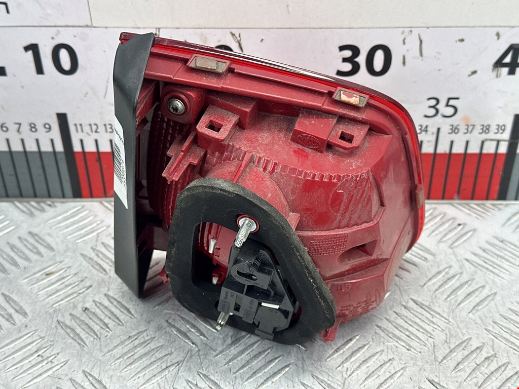 Фонарь задний внутренний правый VOLKSWAGEN Tiguan 2007-2018