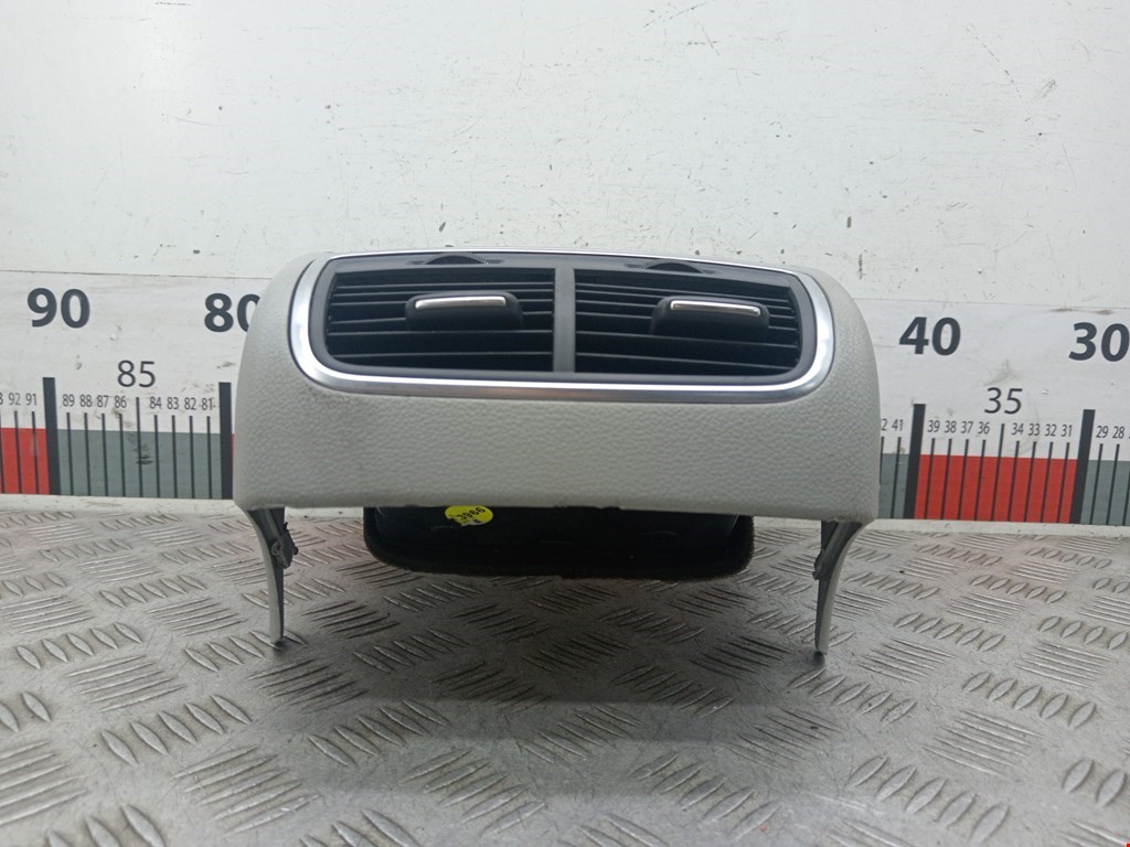 Дефлектор воздушный AUDI A6 C7 2011-2018