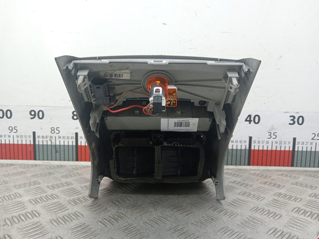 Дефлектор воздушный AUDI A6 C7 2011-2018