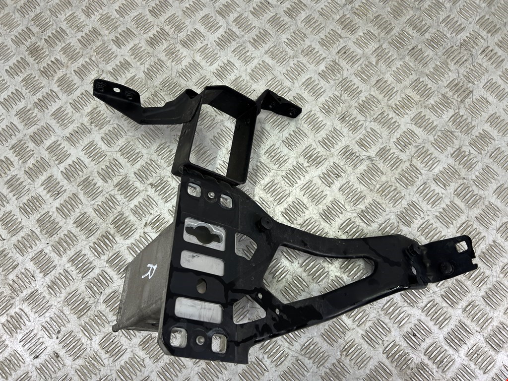 Кронштейн фары правый BMW 5er 5 серия E60/E61 2003-2010