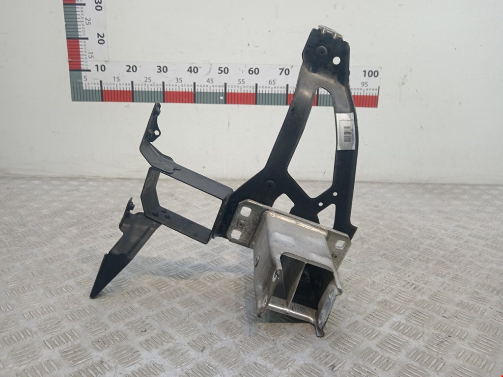 Кронштейн (крепление) фары левый BMW 5-Series (E60/E61) (2003-2010)