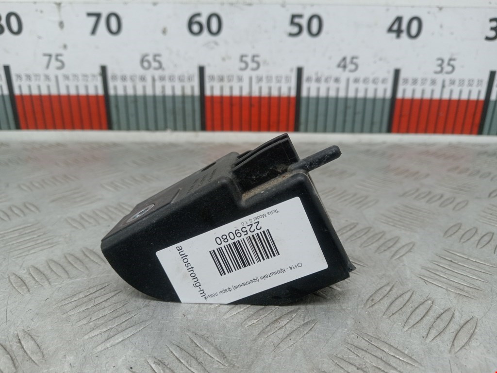 Кронштейн фары левый TESLA Model S I 2012-н.в.