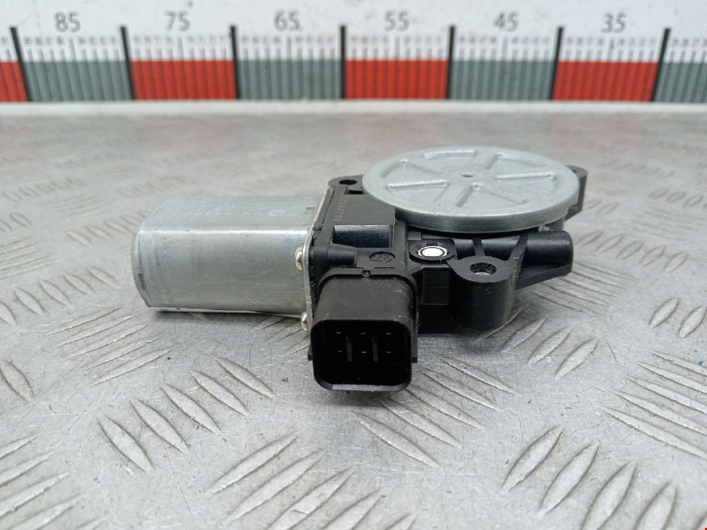 Моторчик люка (мотор двигатель электролюка) TESLA Model S I 2012-н.в.