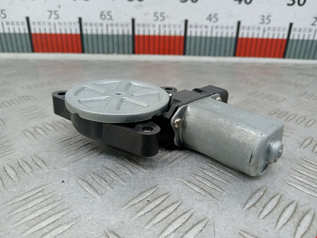 Моторчик люка (мотор двигатель электролюка) TESLA Model S I 2012-н.в.