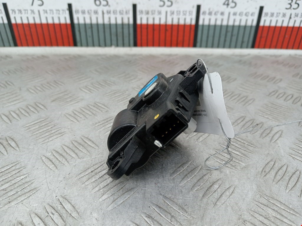 Моторчик заслонки печки TESLA Model S I 2012-н.в.