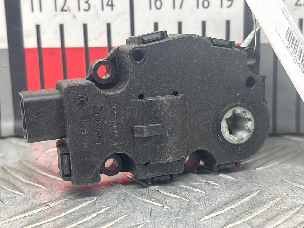 Моторчик заслонки печки BMW X5 E70 2007-2013