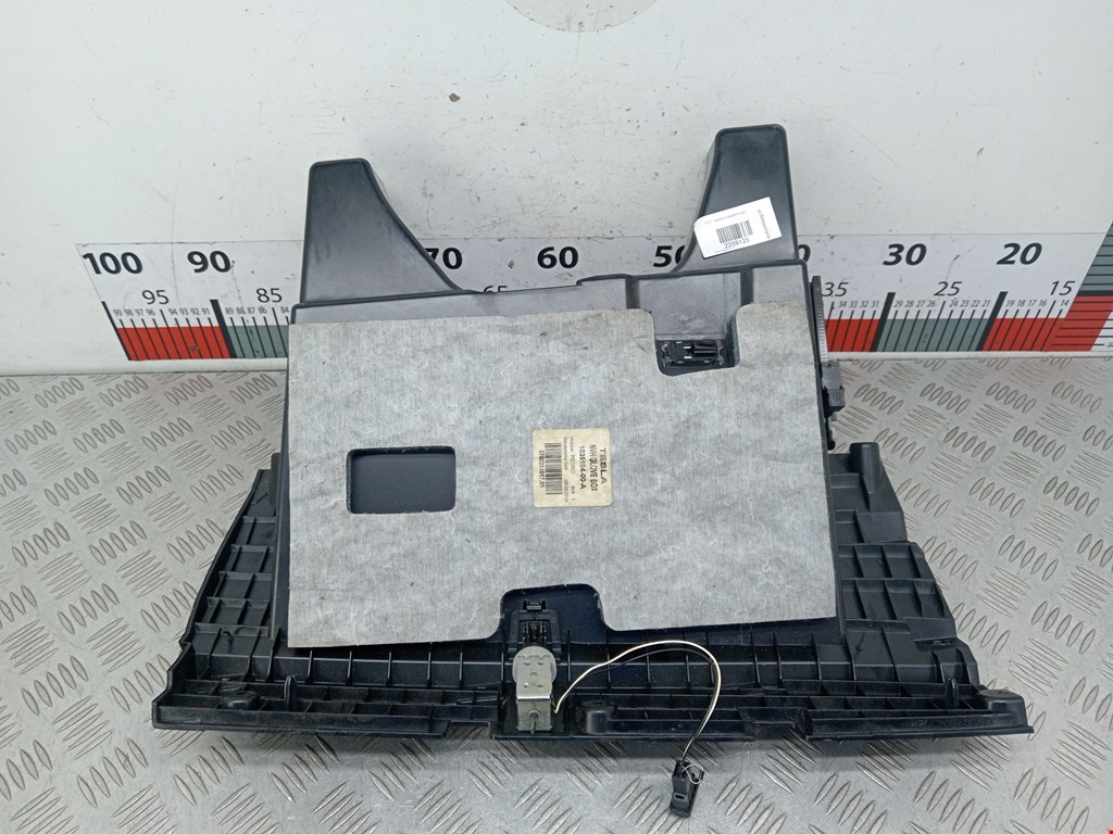 Бардачок TESLA Model S I 2012-н.в.