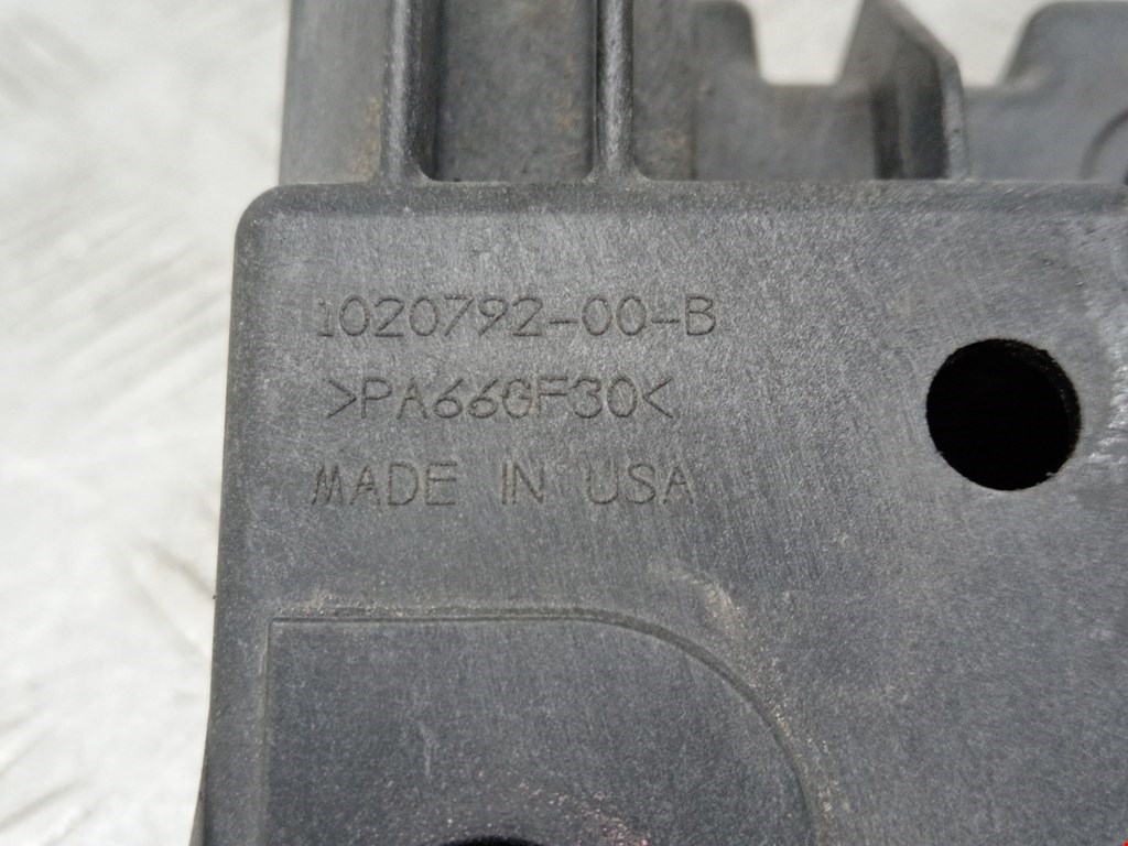 Кронштейн фары правый TESLA Model S I 2012-н.в.