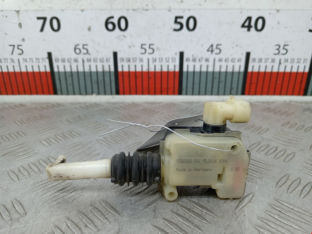 Сервопривод (электропривод моторчик привода) замка капота Tesla Model S (2012-2023)