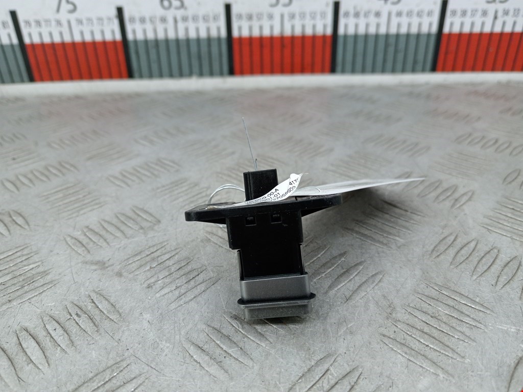 Кнопка аварийной сигнализации (аварийки) TESLA Model S I 2012-н.в.