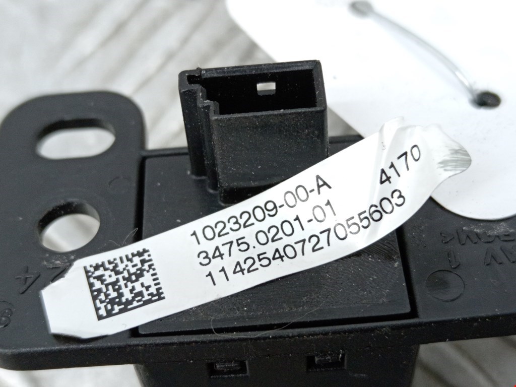 Кнопка аварийной сигнализации (аварийки) TESLA Model S I 2012-н.в.