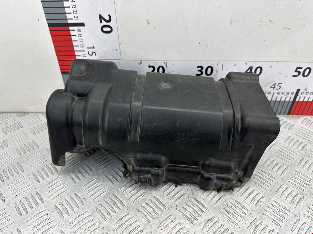 Шумоизоляция турбины (турбокомпрессора нагнетателя воздуха) Volkswagen Tiguan 1 (2007-2016)